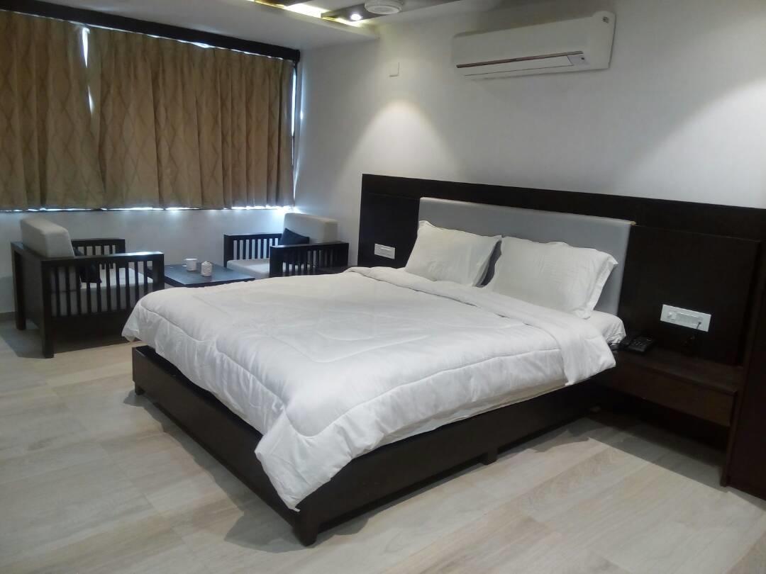 The Meera Hotel Derol Exterior foto