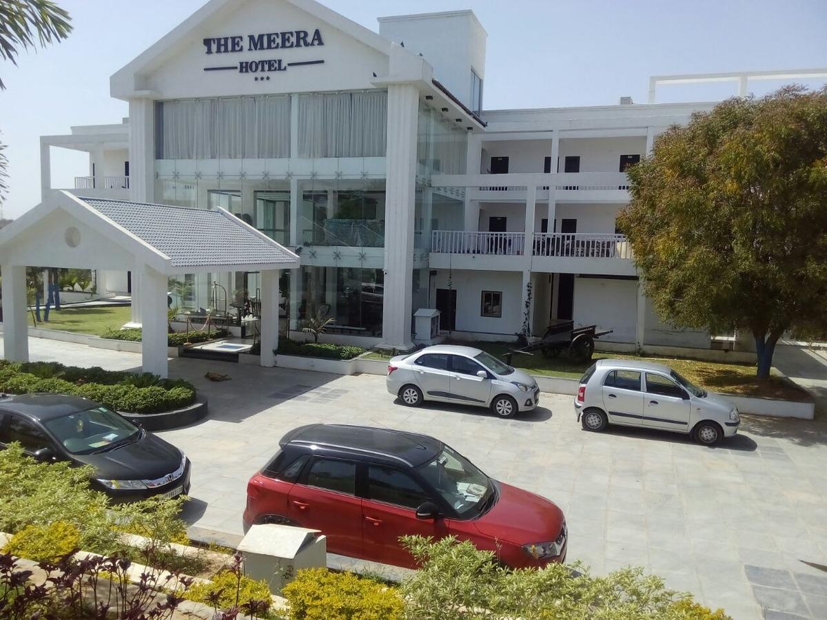 The Meera Hotel Derol Exterior foto
